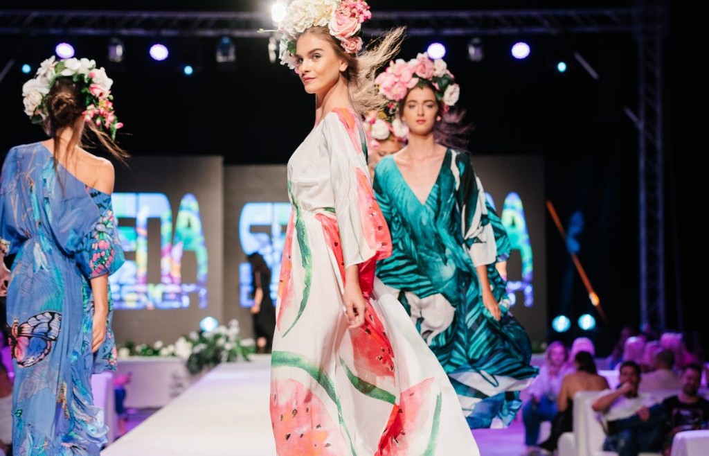 Висша мода и летен шик на Summer Fashion Weekend 2019 (Видео)